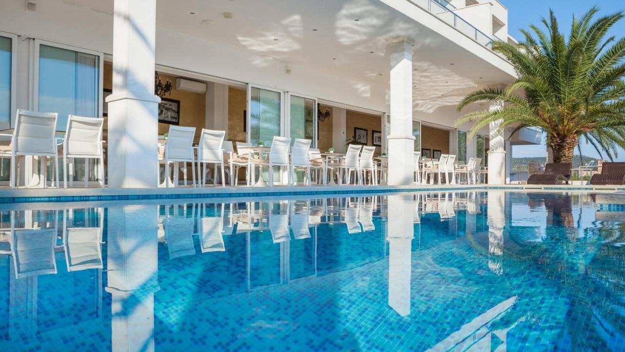 Hotel Perla Рогозниця Екстер'єр фото