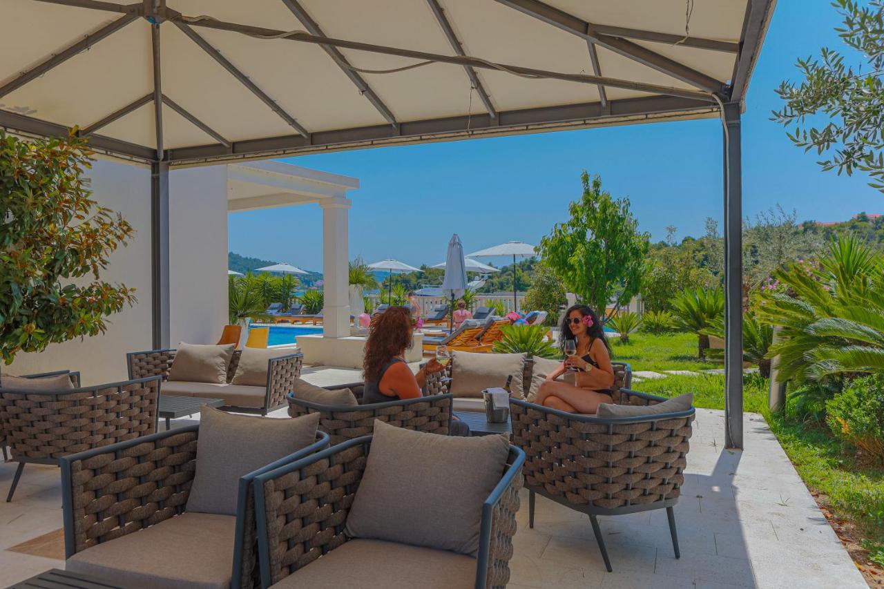 Hotel Perla Рогозниця Екстер'єр фото