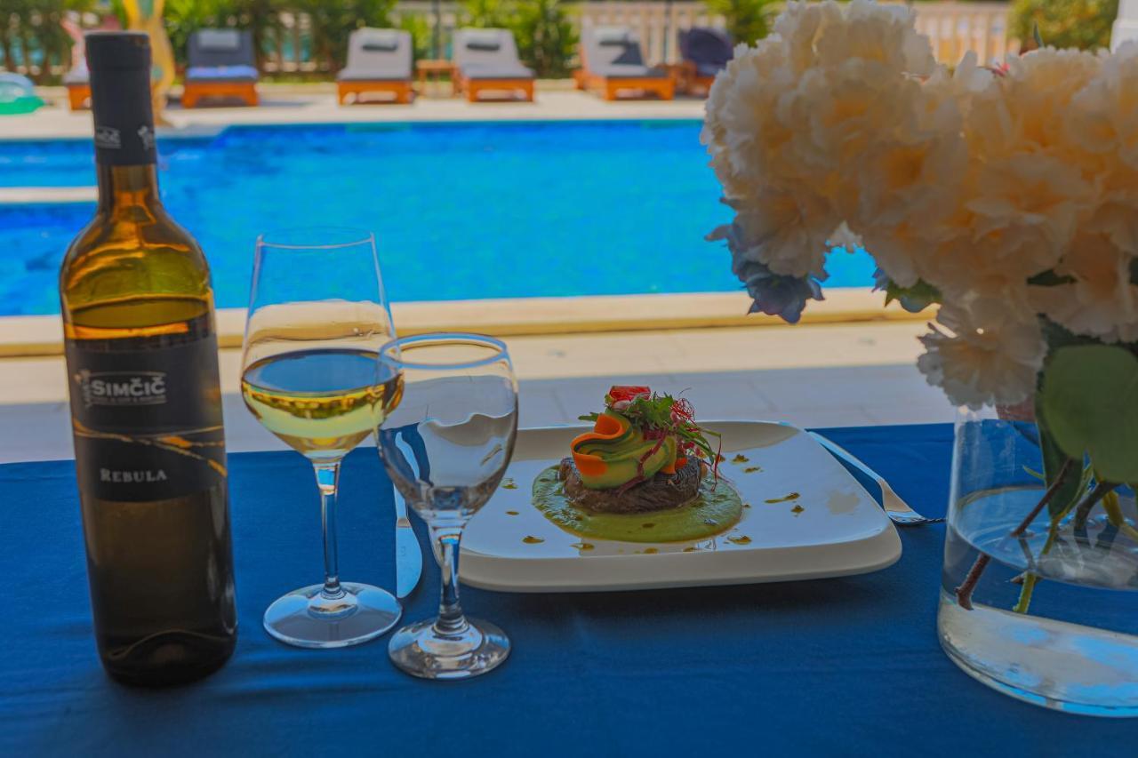 Hotel Perla Рогозниця Екстер'єр фото