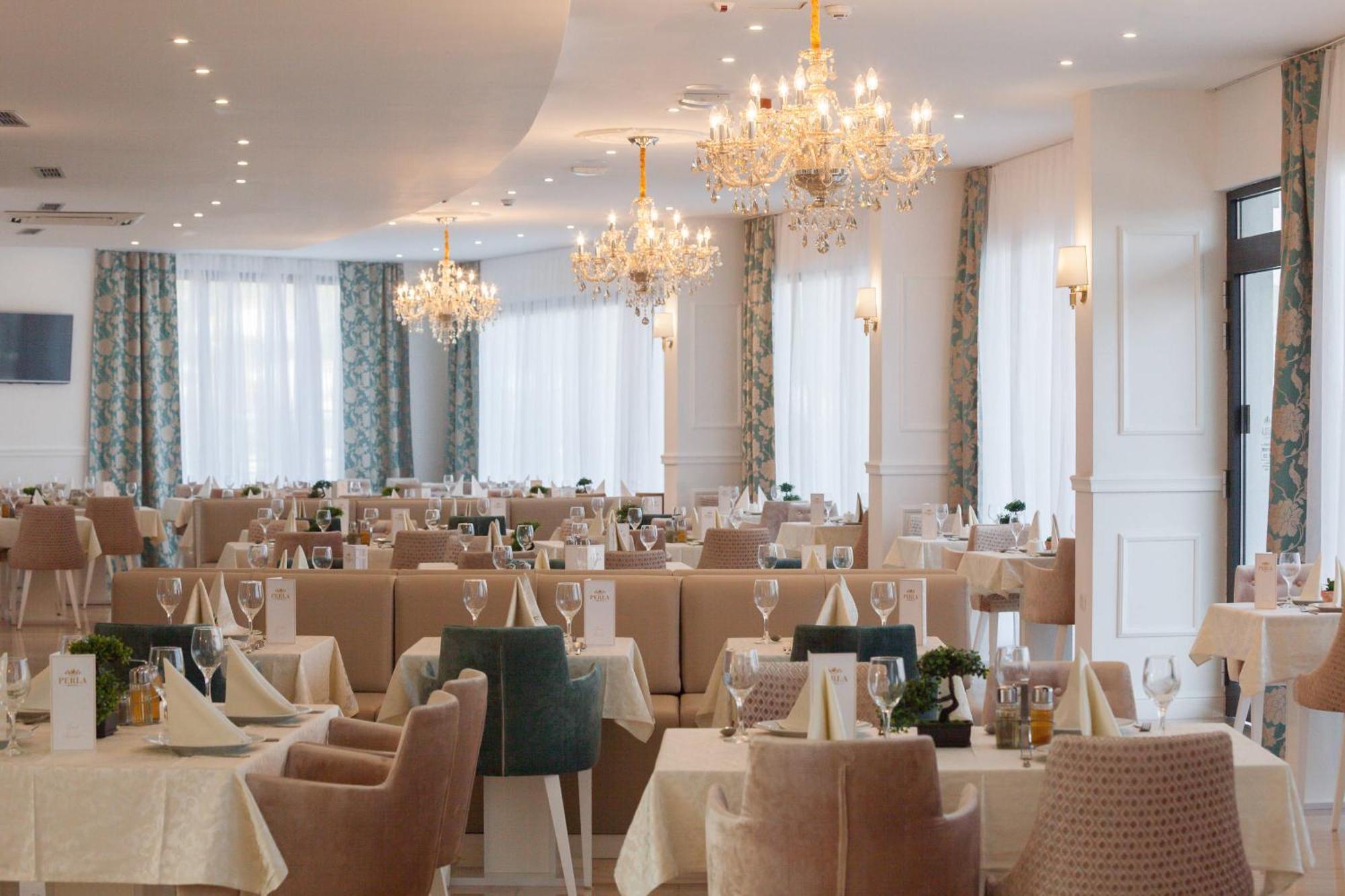 Hotel Perla Рогозниця Екстер'єр фото
