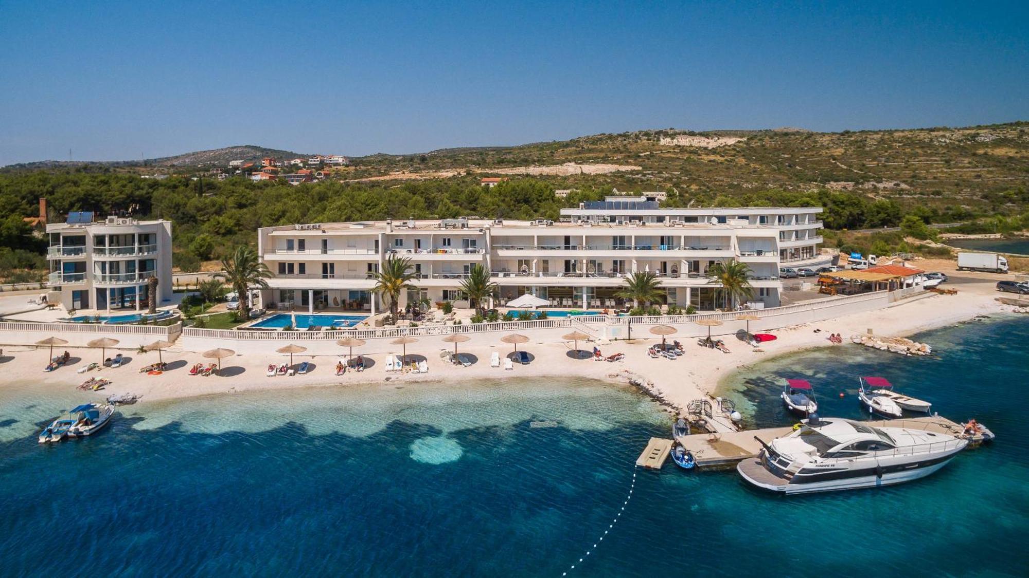 Hotel Perla Рогозниця Екстер'єр фото