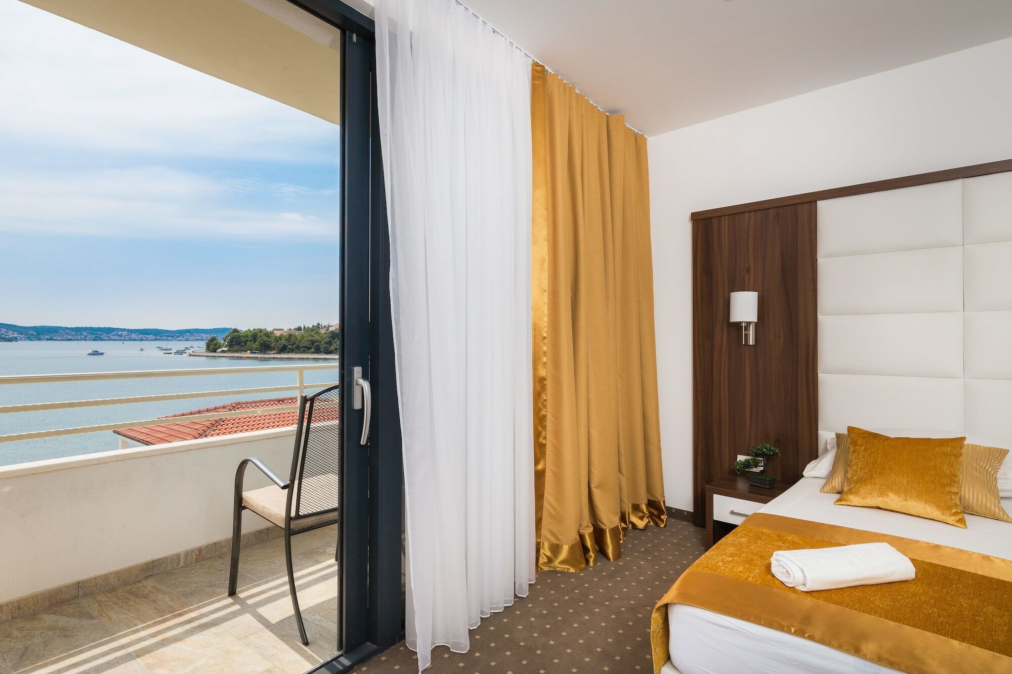 Hotel Perla Рогозниця Екстер'єр фото