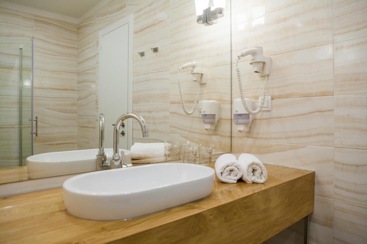 Hotel Perla Рогозниця Екстер'єр фото