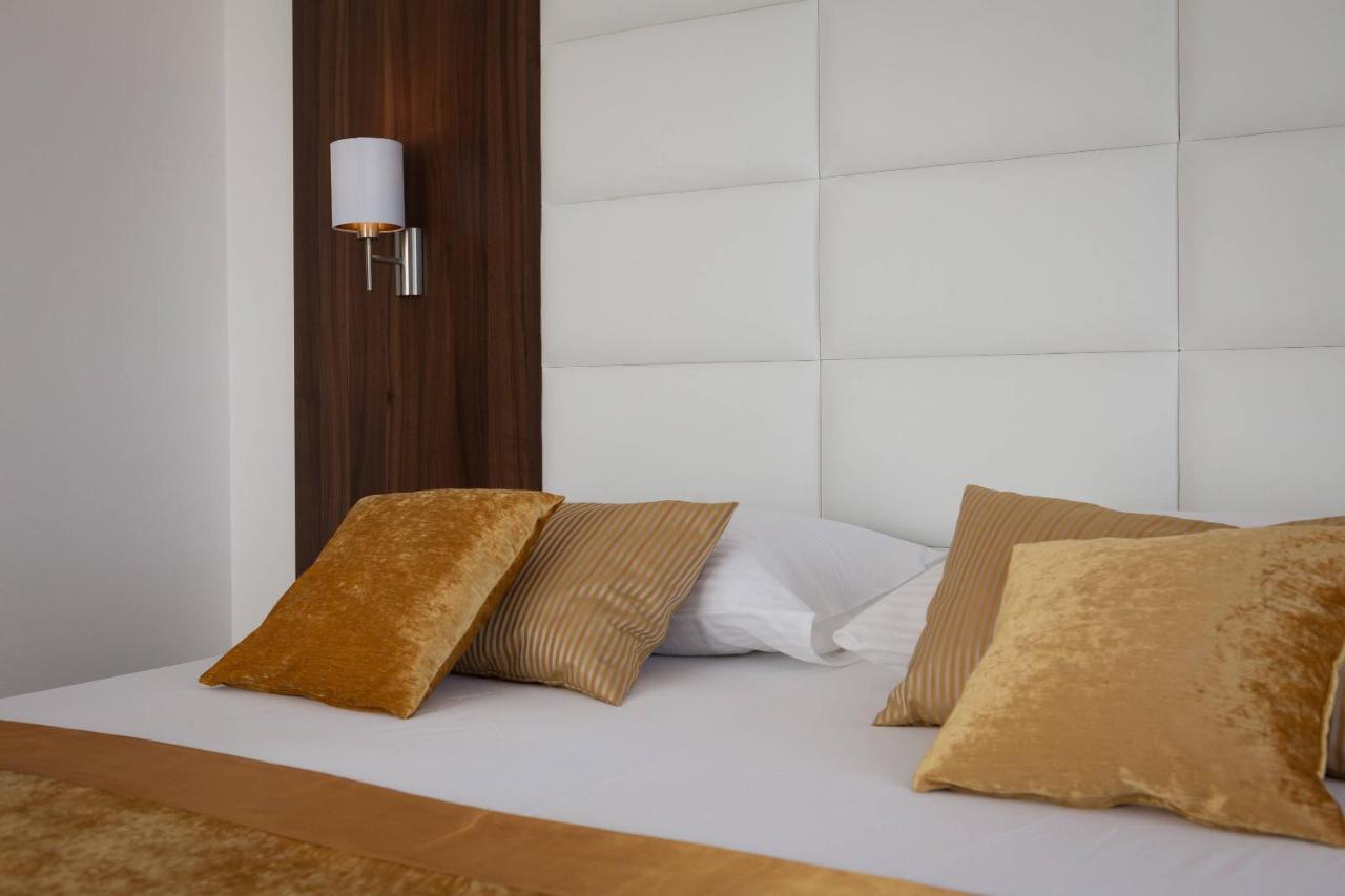 Hotel Perla Рогозниця Екстер'єр фото